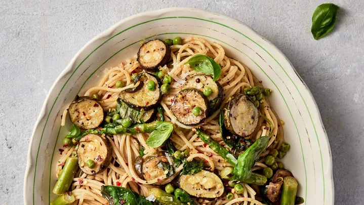 Quick and easy zucchini and asparagus pasta