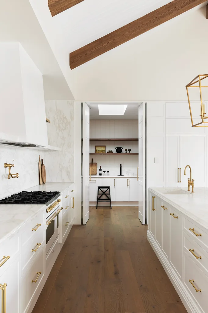 Alisa and Lysandra Brighton bungalow butler's pantry