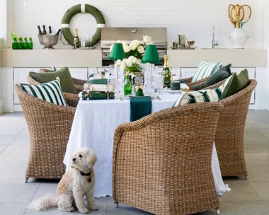 Outdoor Christmas table with green and white scheme