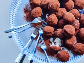 Ice-cream chocolate rum and raisin truffles