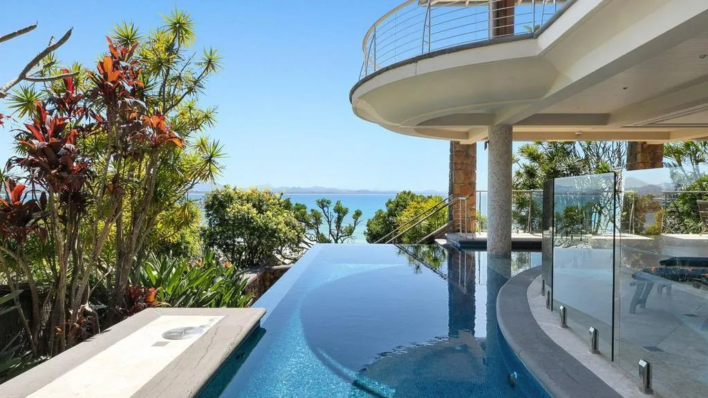 Zac Efron home Australia Byron Bay rental mansion