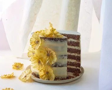 Hummingbird cake with pineapple flowers